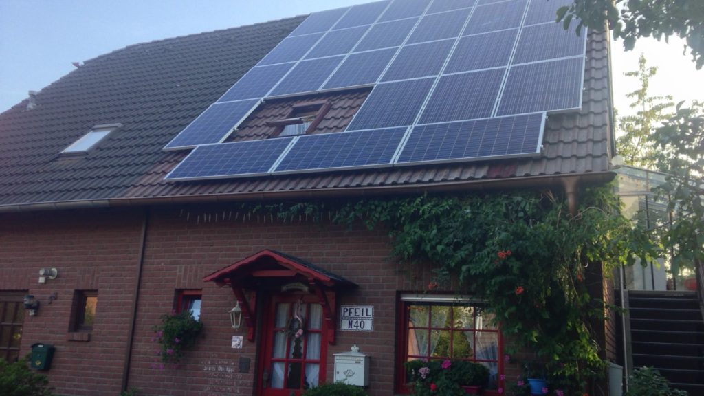 Photovoltaikanlage auf dem Dach eines unserer Kunden aus dem Saarland - Ihr Photovoltaik-Partner aus Homburg nahe Neunkirchen.