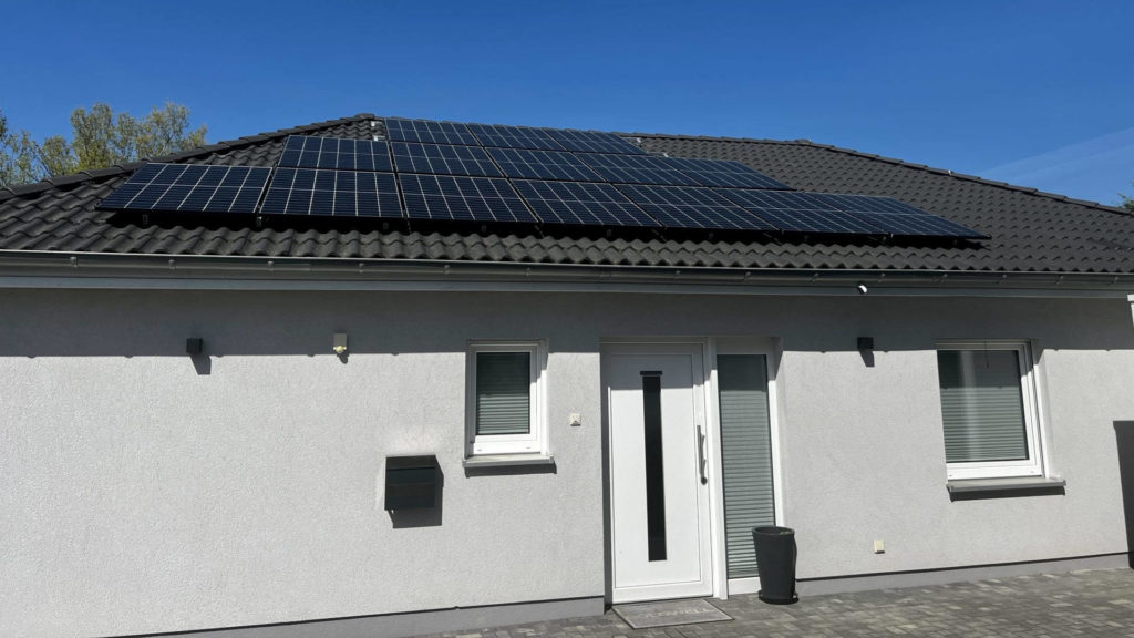 Photovoltaikanlage auf dem Dach eines unserer Kunden aus dem Saarland - Ihr Photovoltaik-Partner aus Homburg nahe Neunkirchen.